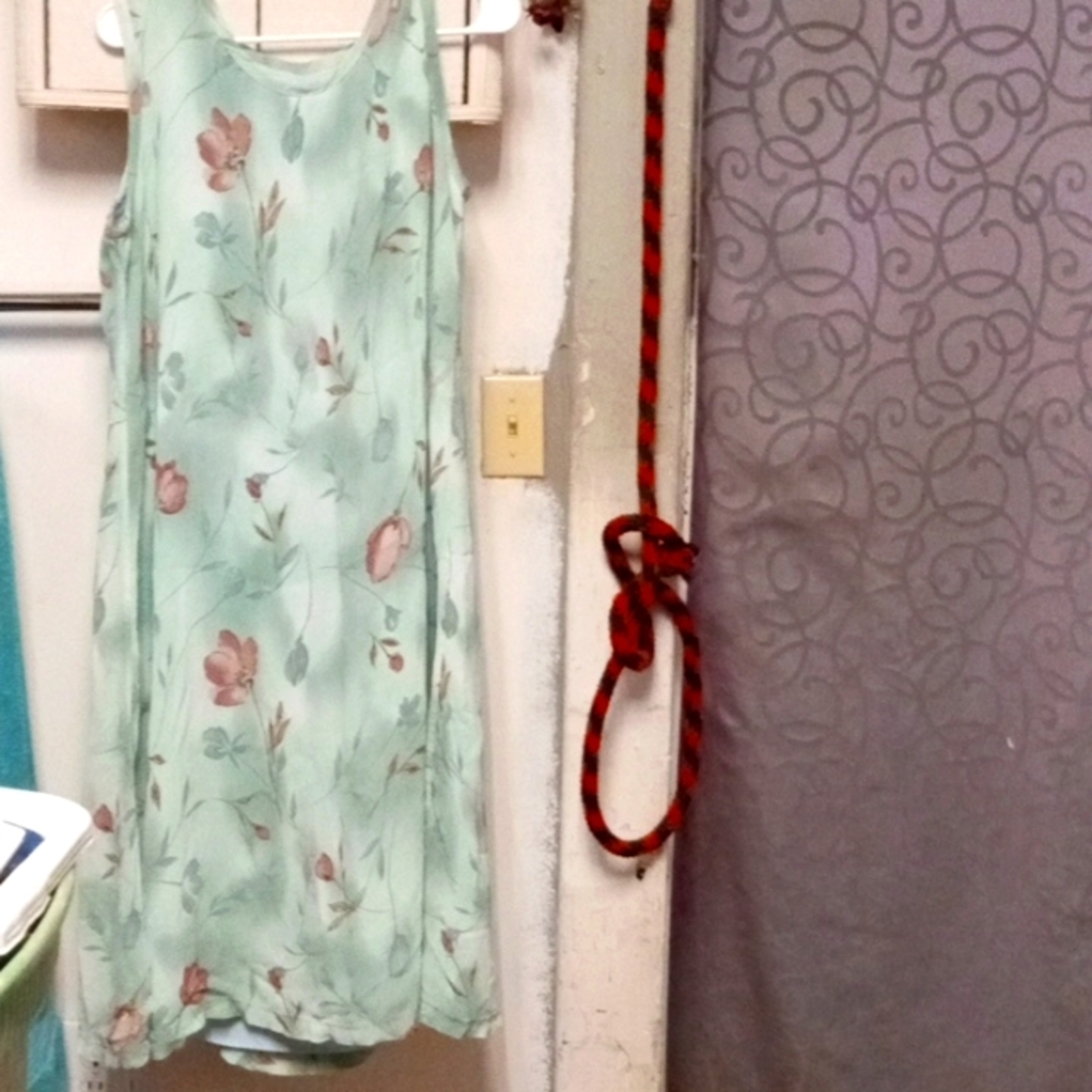 Light mint green floral dress (l-xl)